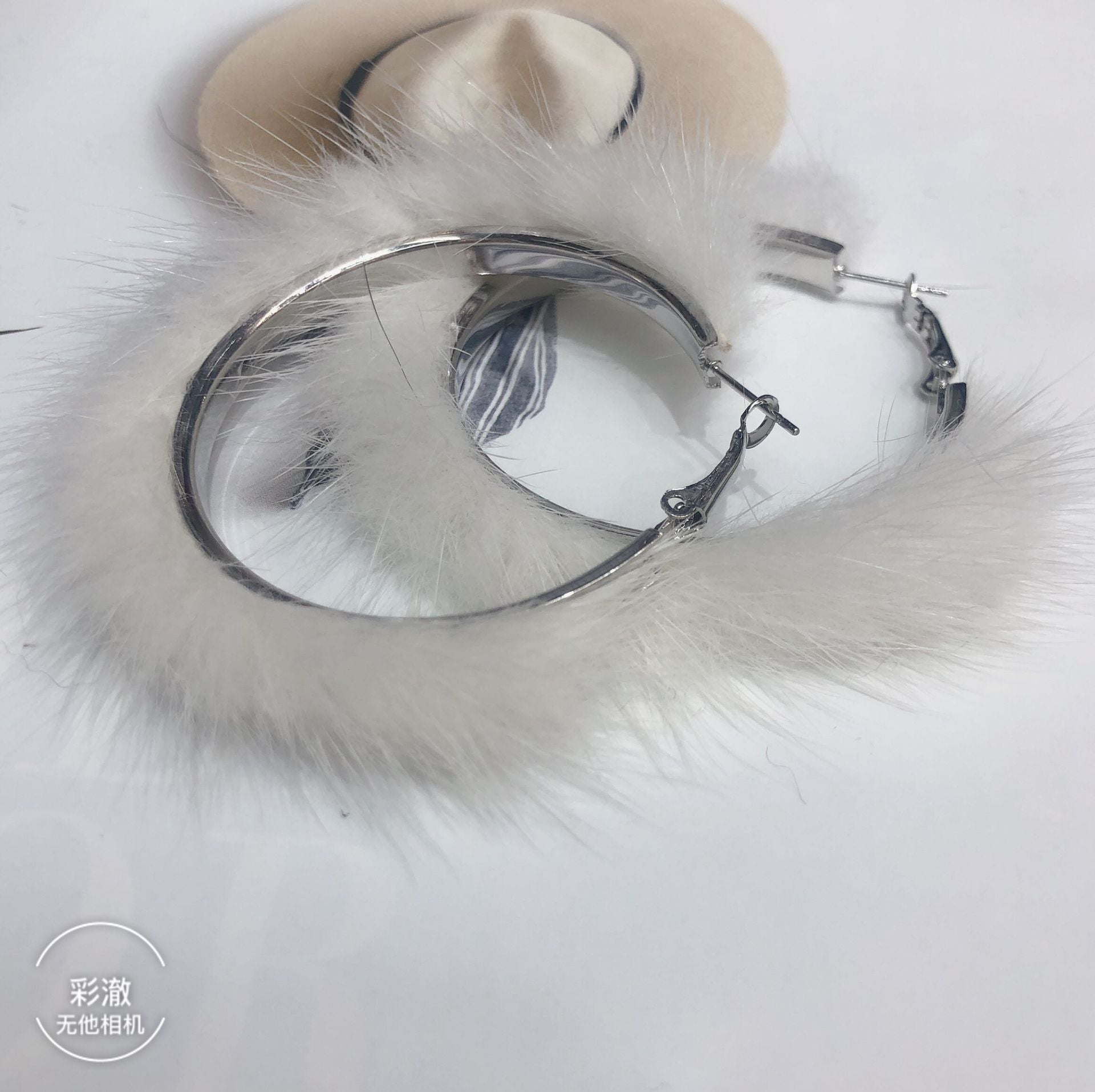 Wholesale Exaggerated Large Circle Mink Fur Ear Loops